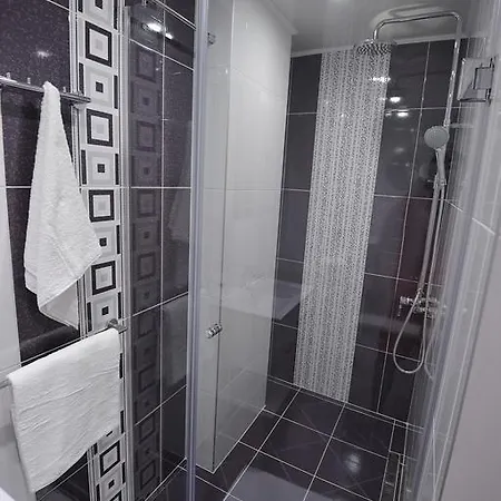 Poshta 1 2 アパート